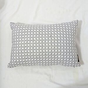 FRYE Decorative Embroidery Pillow  Quilt Set gray & white